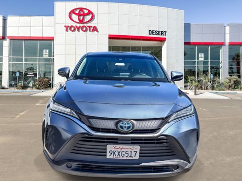 Certified 2021 Toyota Venza LE AWD/4WD image 2