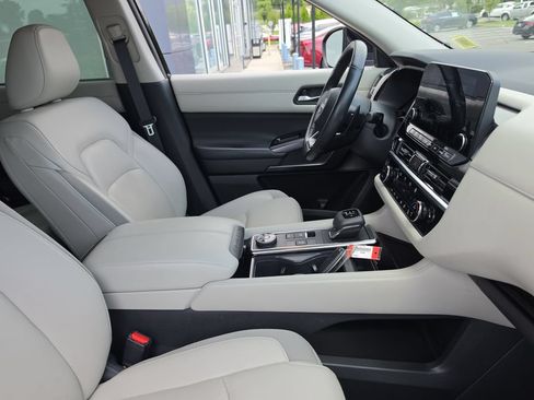 Certified 2023 Nissan Pathfinder SL AWD/4WD image 30