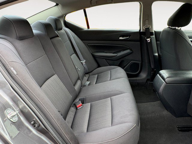 Used 2022 Nissan Altima 2.5 SV FWD image 6