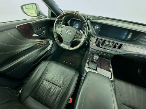 Used 2018 Lexus LS 500 w/ Interior Upgrade Package RWD image 9
