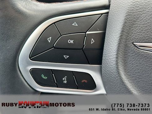 Used 2018 Chrysler Pacifica Touring-L FWD image 14