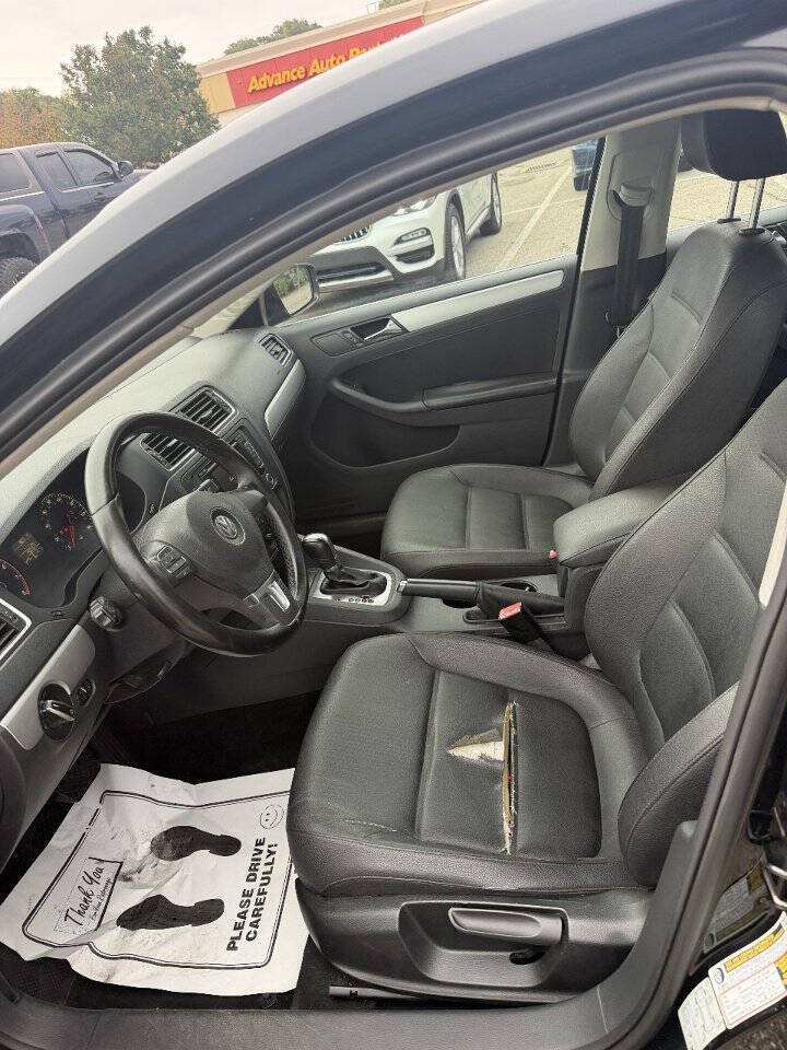 Used 2011 Volkswagen Jetta SEL FWD image 7