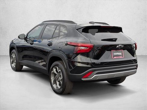 New 2026 Chevrolet Trax LT w/ Driver Confidence Package image 8