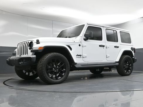 Used 2021 Jeep Wrangler Unlimited Sahara image 24