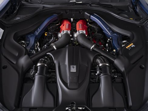 Used 2025 Ferrari Roma Spider RWD image 46
