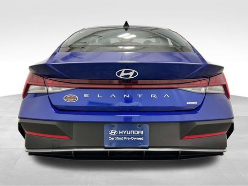 Certified 2025 Hyundai Elantra Limited FWD image 4