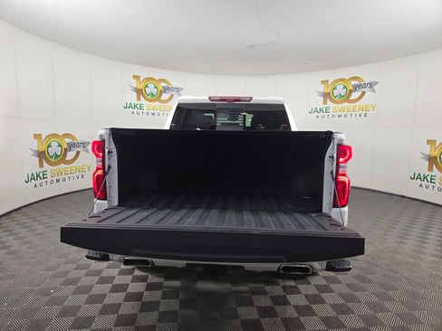 Used 2024 Chevrolet Silverado 1500 High Country AWD/4WD image 32