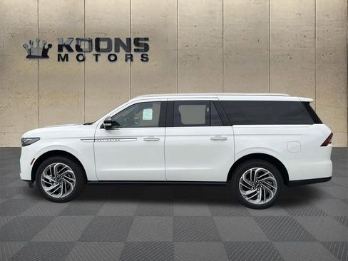 New 2026 Lincoln Navigator L Reserve AWD/4WD image 4