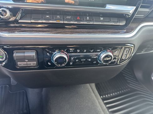 New 2026 GMC Sierra 1500 Elevation image 25