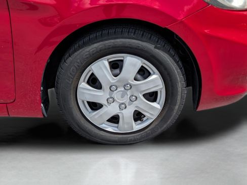 Used 2012 Hyundai Accent GLS FWD image 9