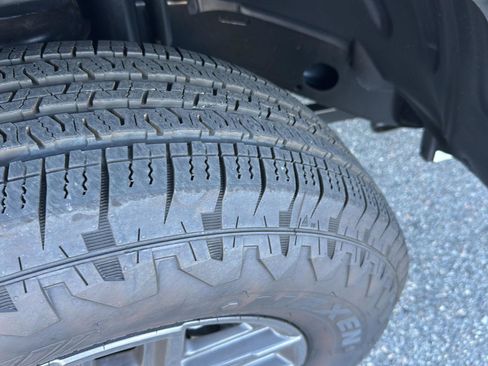 Used 2024 Jeep Wrangler Sport S image 34