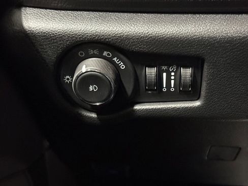 New 2026 Chrysler Pacifica Limited image 18