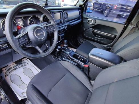 Used 2018 Jeep Wrangler Unlimited Sport image 12