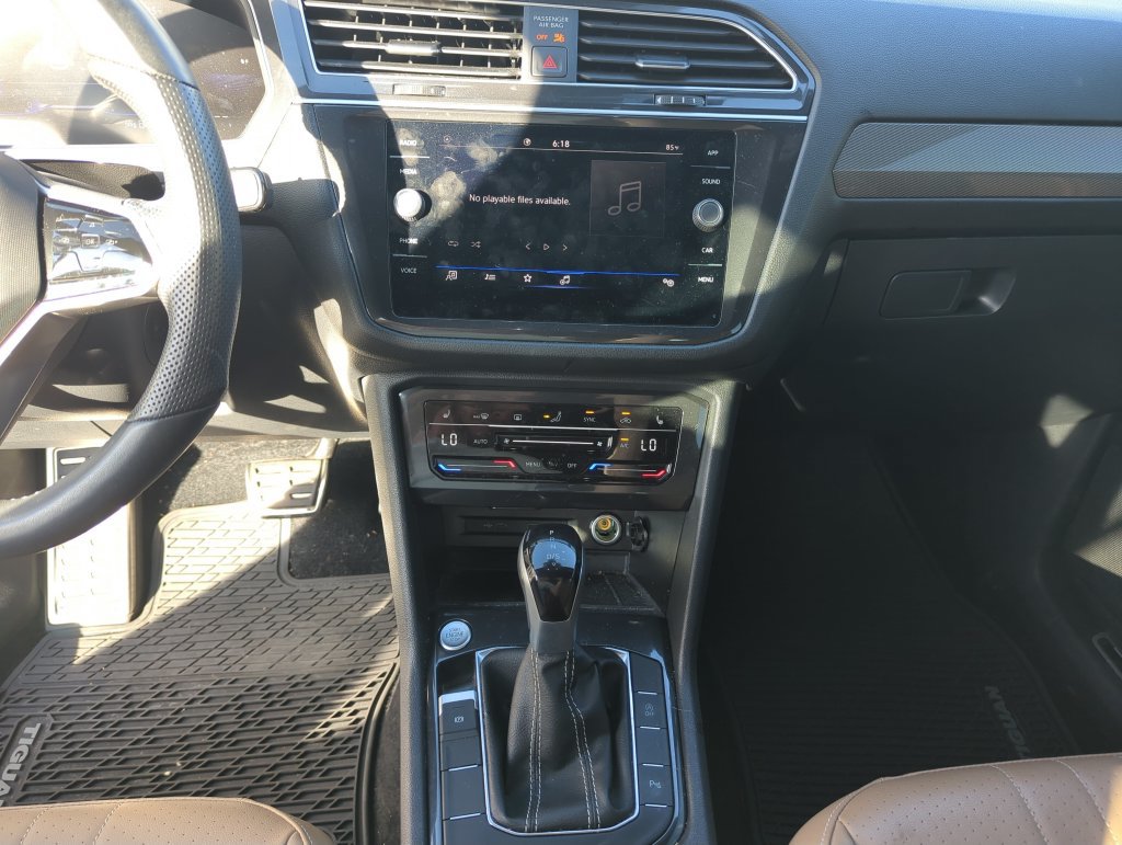 Certified 2024 Volkswagen Tiguan SE R-Line FWD image 25