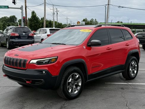 Used 2019 Jeep Cherokee Trailhawk w/ Comfort/Convenience Group AWD/4WD image 7