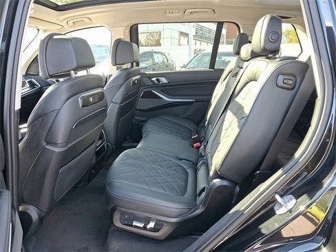 Used 2025 BMW X7 xDrive40i image 10