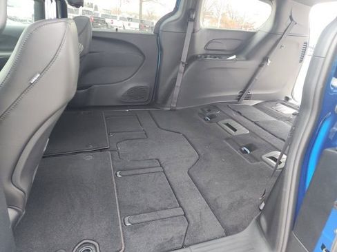 New 2026 Chrysler Pacifica Select w/ S Appearance Package FWD image 17