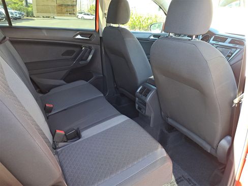 Used 2018 Volkswagen Tiguan S image 11