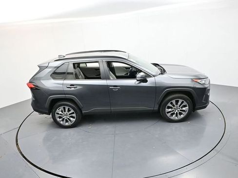 Used 2020 Toyota RAV4 XLE Premium image 26