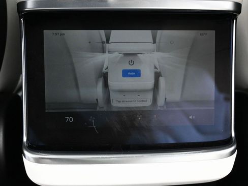 Used 2022 Tesla Model X Plaid image 41