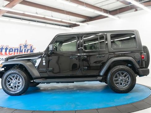 Used 2024 Jeep Wrangler Unlimited Sport AWD/4WD image 29