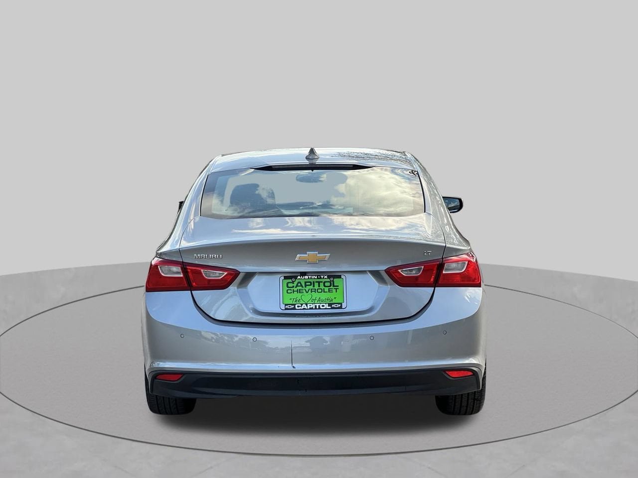 Used 2025 Chevrolet Malibu LT FWD image 4