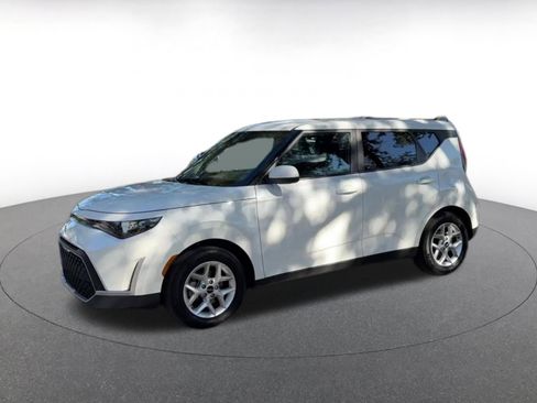 Used 2025 Kia Soul LX w/ LX Technology Package image 8