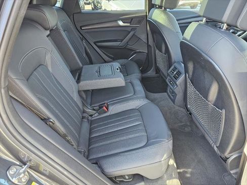 Used 2023 Audi Q5 2.0T Premium w/ Convenience Package image 6