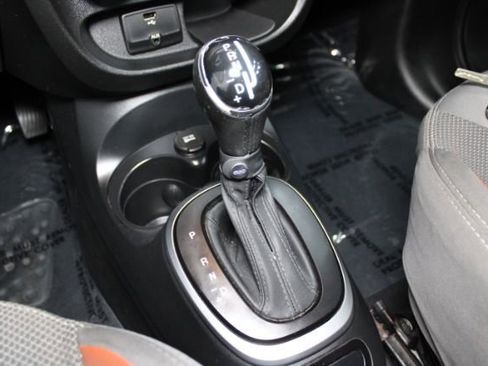 Used 2015 FIAT 500L Trekking FWD image 14