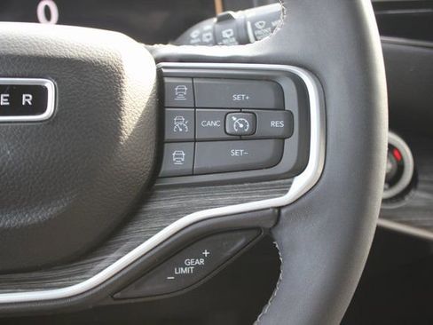 Used 2022 Jeep Wagoneer Series II image 16