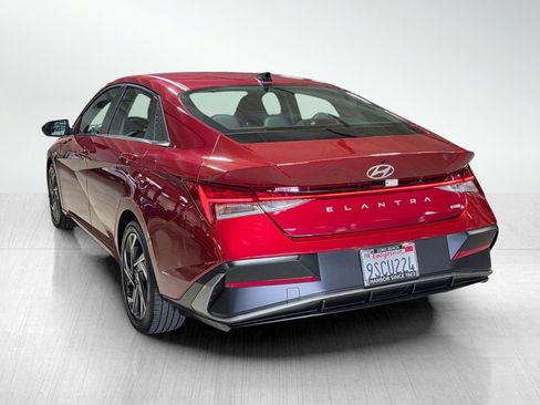 Certified 2025 Hyundai Elantra Limited image 5
