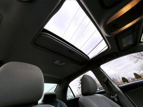 Used 2013 Toyota Corolla LE w/ Premium Pkg image 22