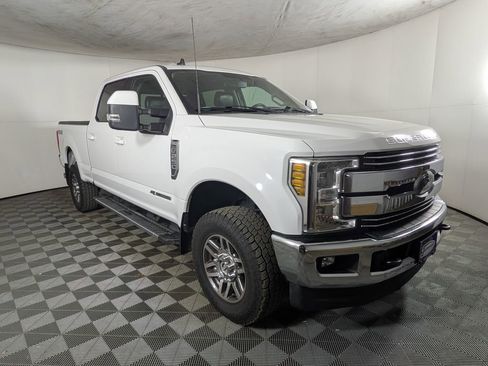 Used 2019 Ford F250 Lariat w/ Lariat Value Package image 5