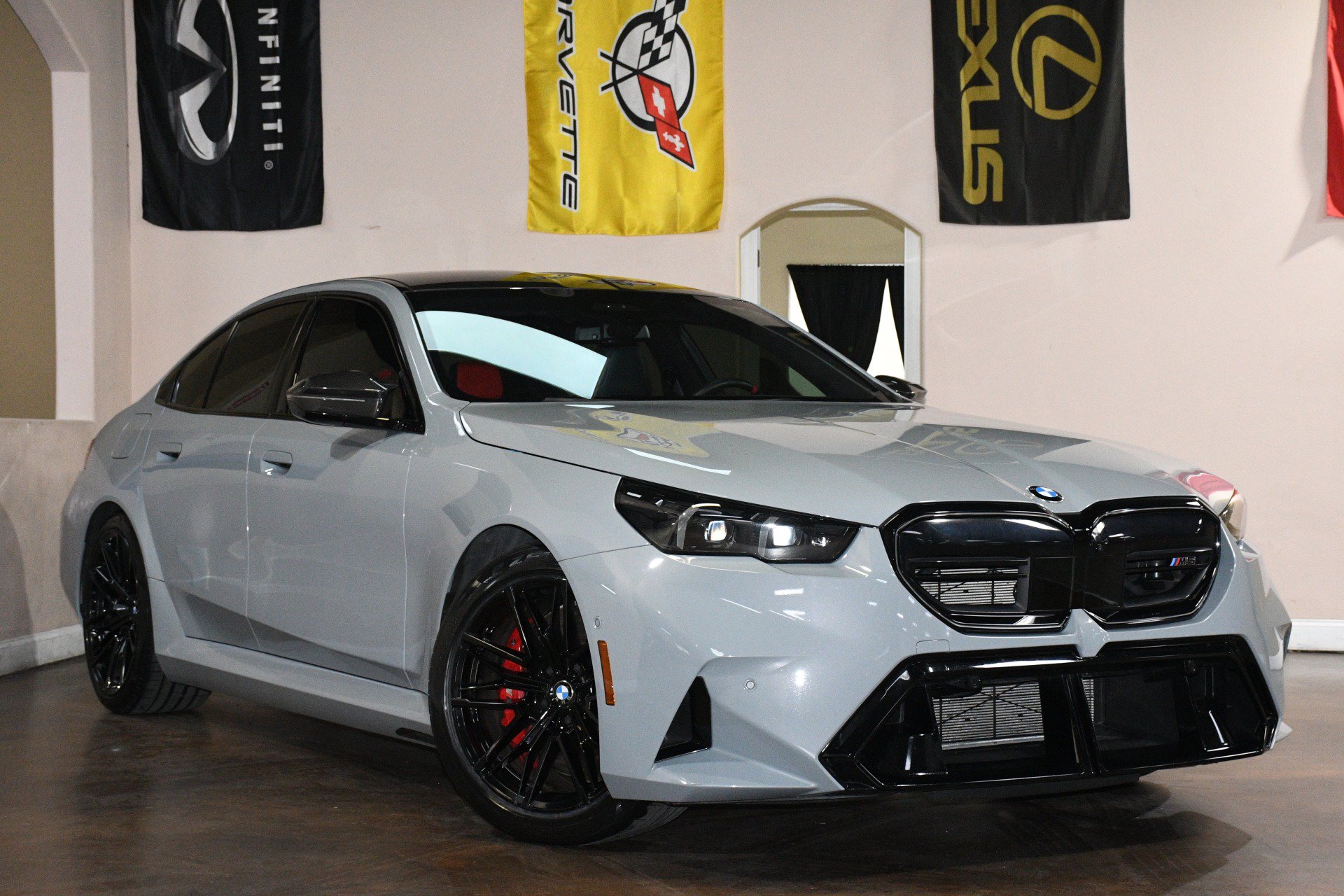 Used 2025 BMW M5 w/ Carbon Package AWD/4WD image 3