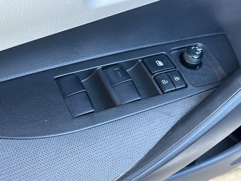 Used 2023 Toyota Corolla LE FWD image 13