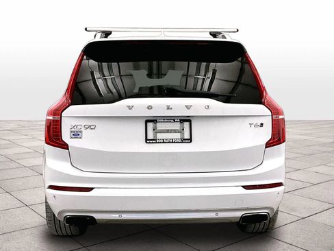 Used 2017 Volvo XC90 T6 Momentum w/ Vision Package AWD/4WD image 4