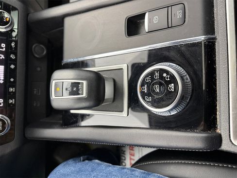 Used 2022 Mitsubishi Outlander SE image 21