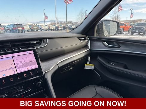 New 2025 Jeep Grand Cherokee Limited image 44