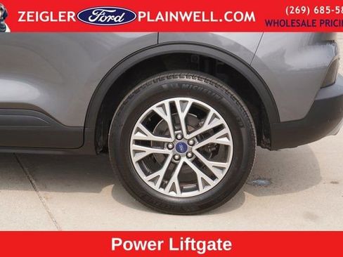 Used 2022 Ford Escape SEL image 9