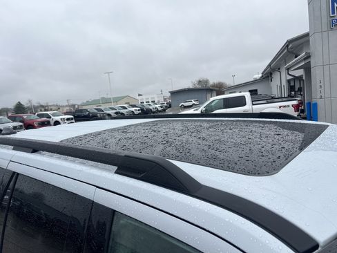 Used 2025 Ford Expedition Max Active image 3