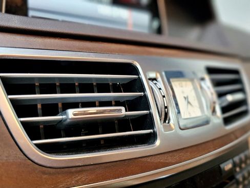 Used 2015 Mercedes-Benz E 400 Sedan image 32