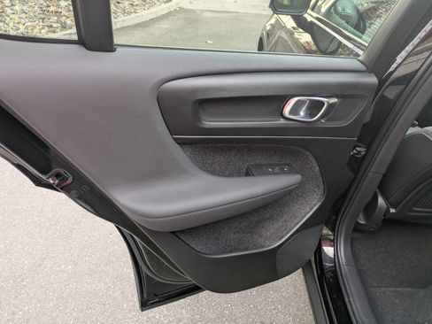 Certified 2023 Volvo C40 Recharge Core image 29