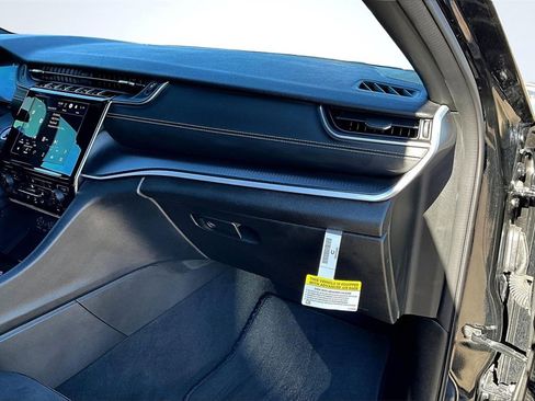 Used 2024 Jeep Grand Cherokee L Altitude image 17