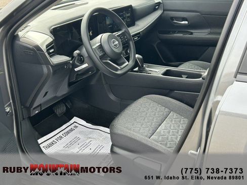 Used 2025 Nissan Kicks SV FWD image 10