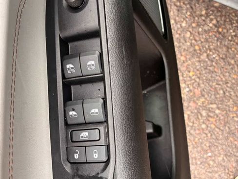 Used 2022 Jeep Compass Limited image 16