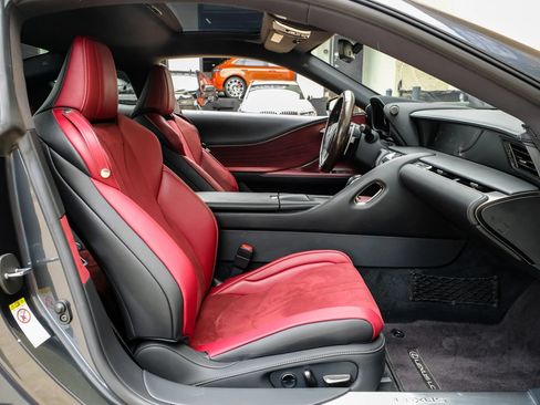 Used 2018 Lexus LC 500 Coupe w/ Sport Package RWD image 28
