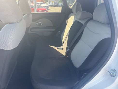 Used 2014 Kia Soul FWD image 6