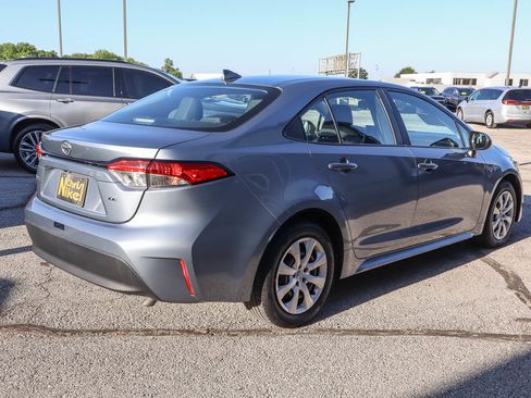 Used 2024 Toyota Corolla LE FWD image 4