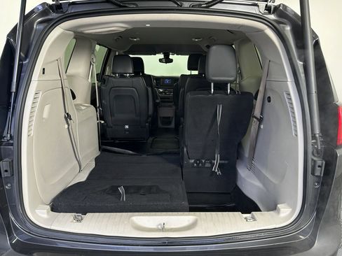 Used 2017 Chrysler Pacifica Touring-L image 19
