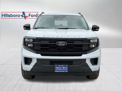 New 2026 Ford Expedition Active image 2